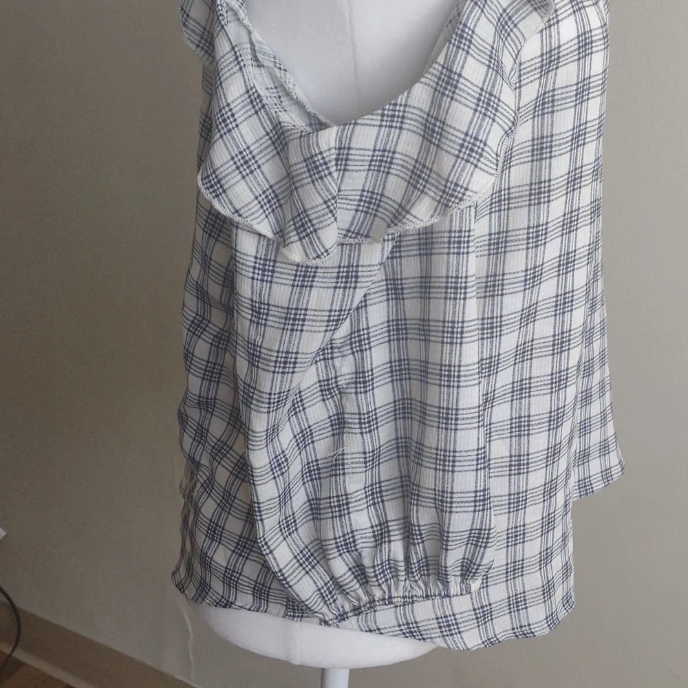 Gilly off-the-shoulder top with sleeves. Size S Blue/white plaid. 100% polyester - Picture 4 of 8